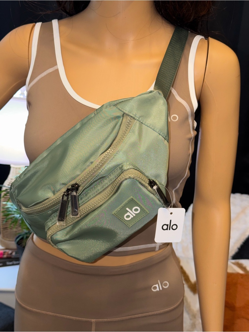 ALO Yoga Light Sage Green Fanny Belt Bag - Picture 3 of 10